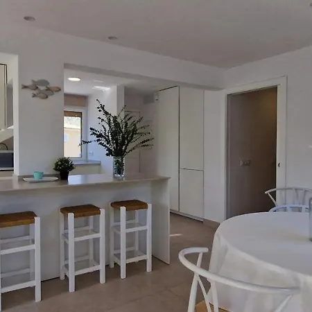Moderno Cerca Del Mar Apartment